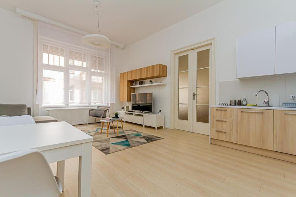 Luminous Design Apartment - W18 Budapest Exterior photo